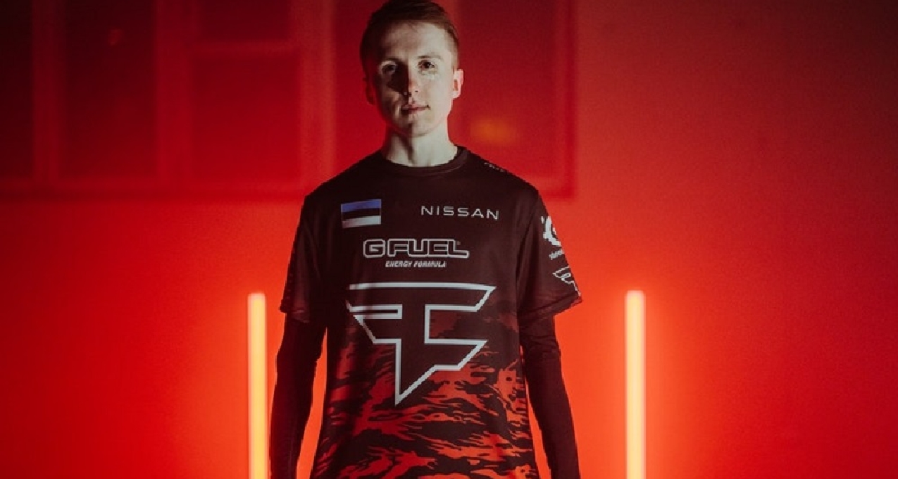 好久不见！Karsa分享与Uzi合照：偶遇Uzi